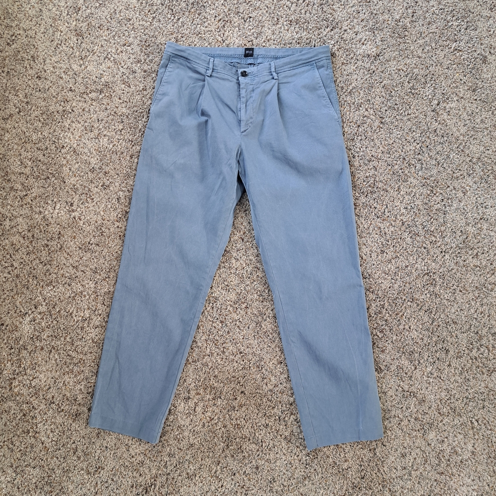 HUGO BOSS Light Blue Chinos for Men SIZE 34 REG